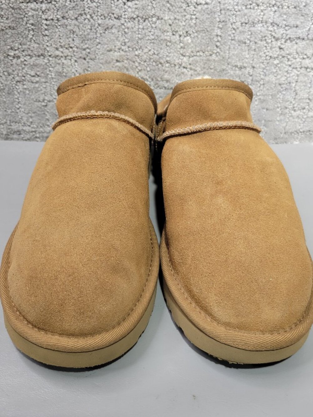 UGG Australian Classic Women's Size US 9 Chestnut Suede Slippers 1108193 - Picture 3 of 13